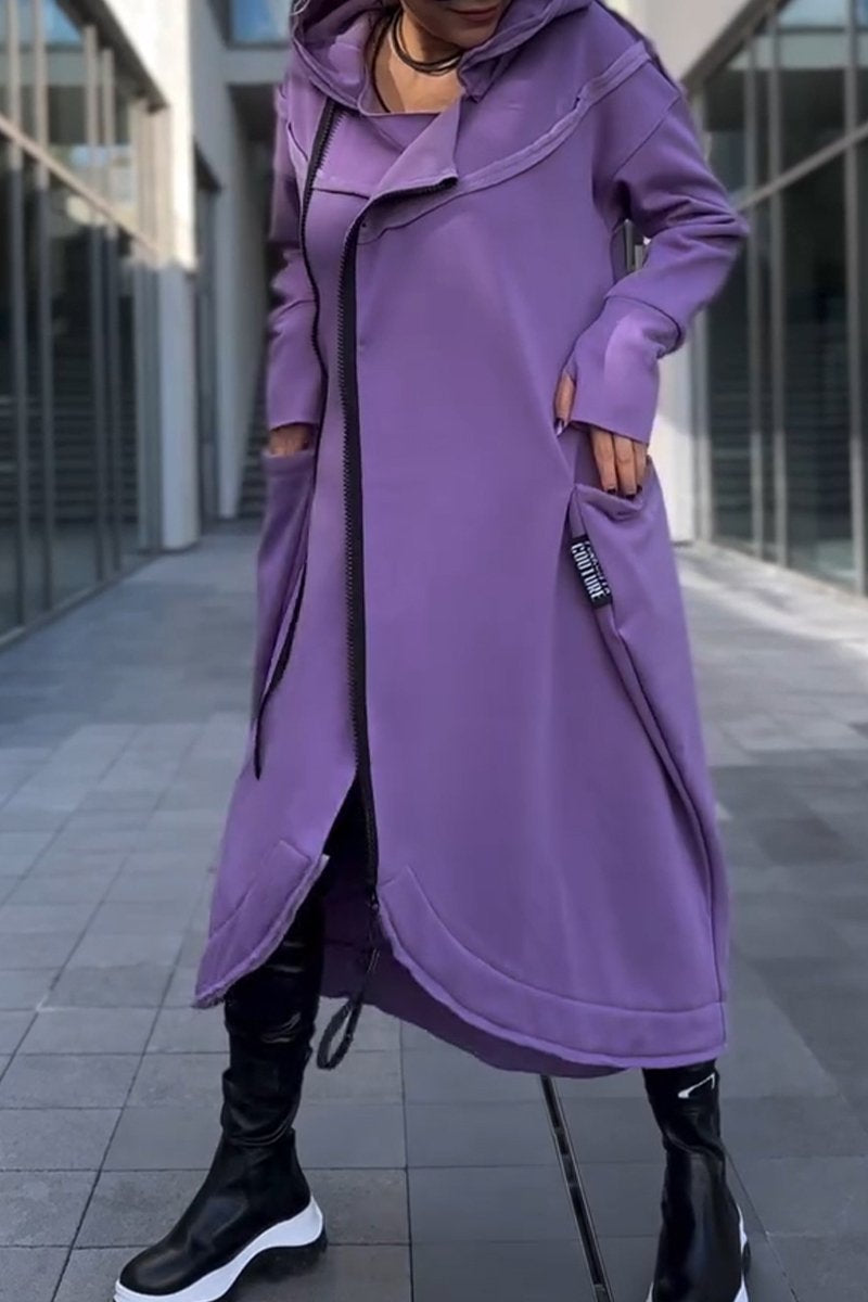 Robe à capuche à manches longues et ourlet asymétrique