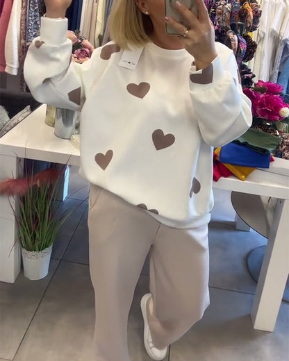 Pull confortable avec des cœurs