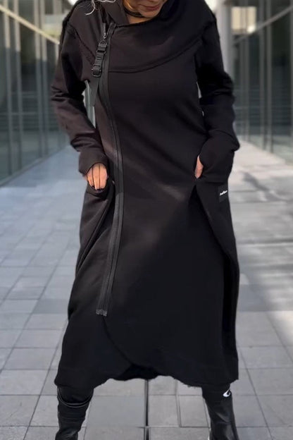 Robe à capuche à manches longues et ourlet asymétrique