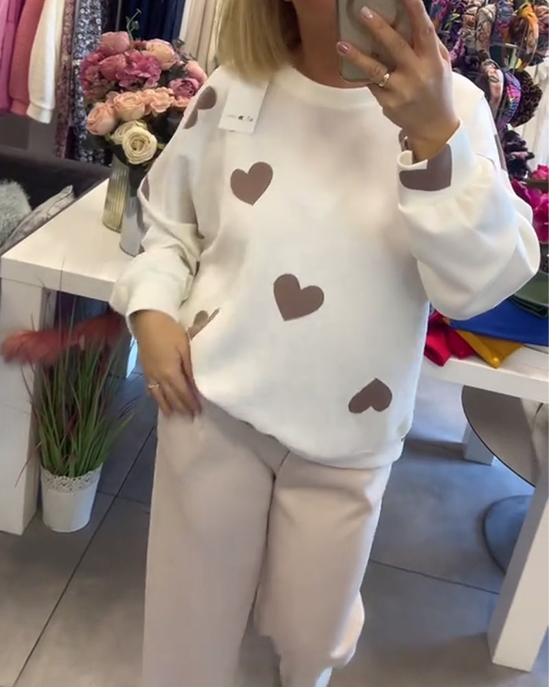 Pull confortable avec des cœurs